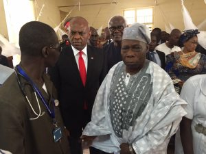 Former Nigerian President, Chief Olusegun Obasanjo, UBA Group Chairman and Founder, The Tony Elumelu Foundation, Tony O. Elumelu and President of Sierra Leone, His Excellency President Ernest Koroma during their visit to the survivors of the mudslides at the Connaught Hospital in Freetown and the donation of $500,000.00 by Elumelu on Wednesday